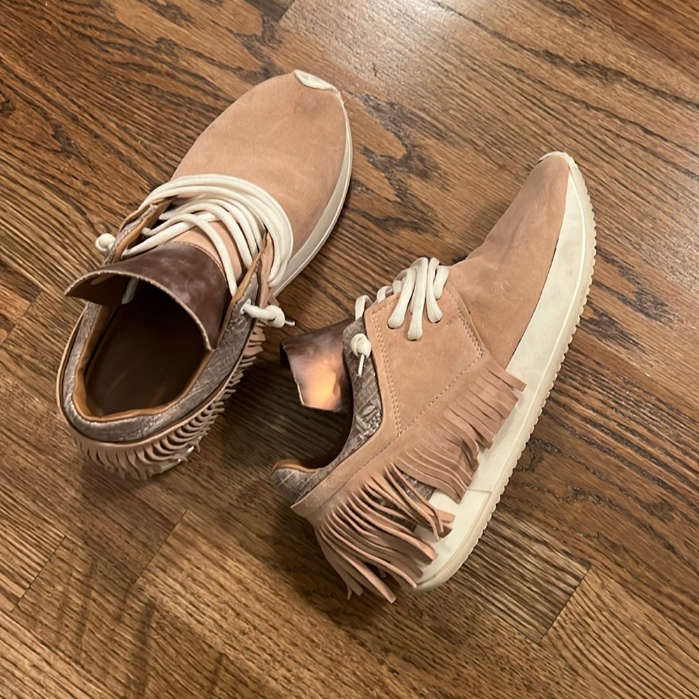 Esseutesse Suede Fringe Sneakers